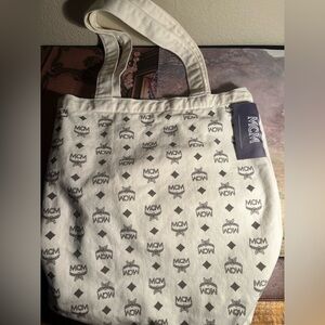 MCM White Canvas Tote Bag 🎩🎩🎩